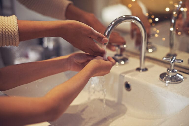 always-remember-to-wash-your-hands-2023-11-27-04-54-53-utc